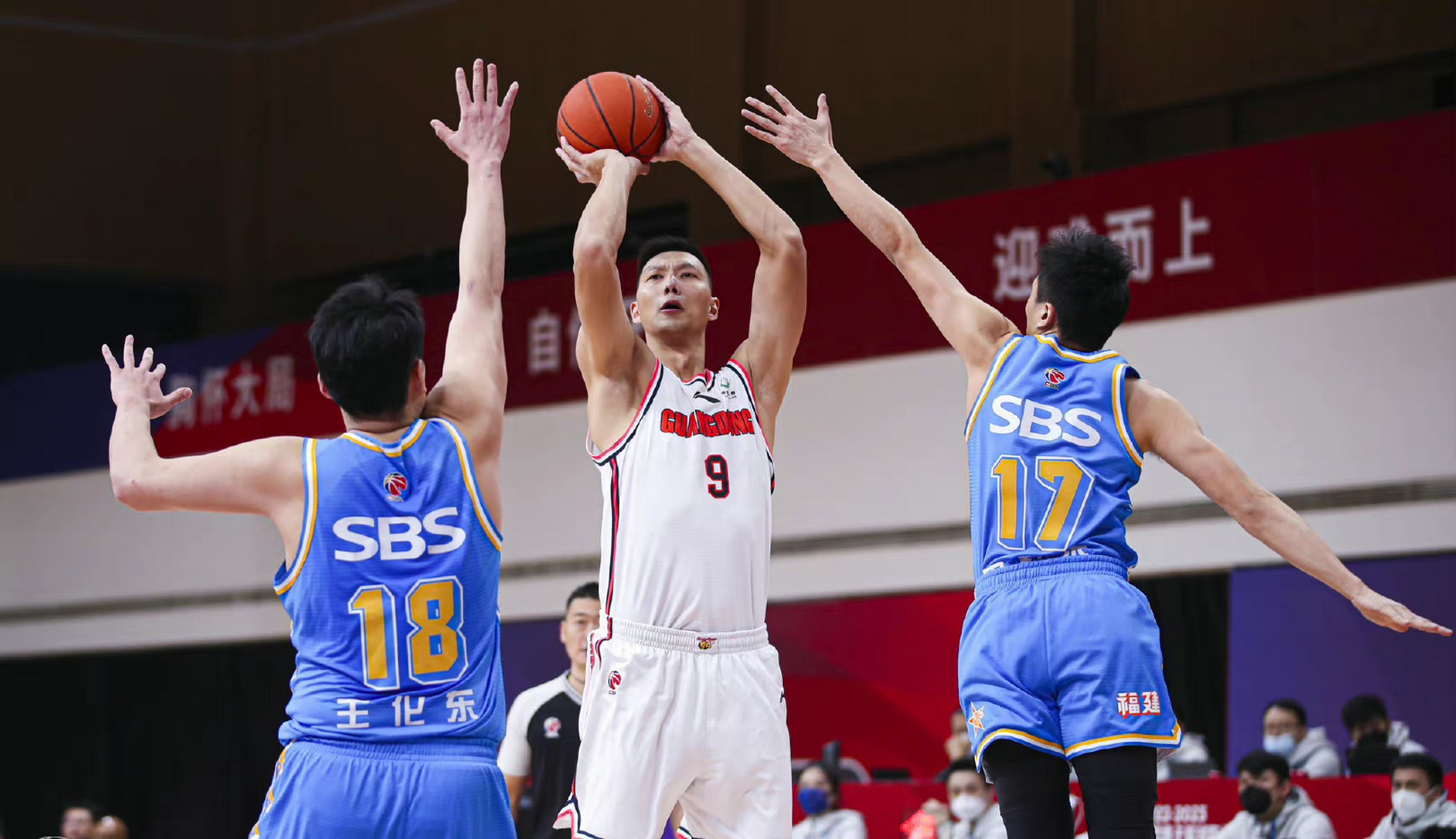 欧宝体育电脑版官网-cba常规赛第一轮新疆第一次战胜上海