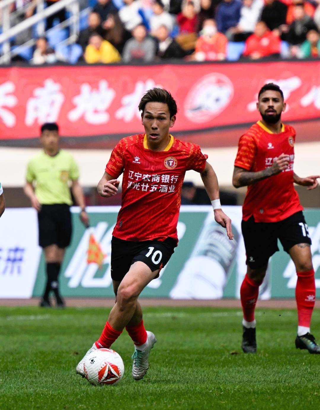 欧宝体育平台下载-辽宁本钢迎中超关键赛，赛后豪取连胜，赛场秩序良好，训练强度明显提升